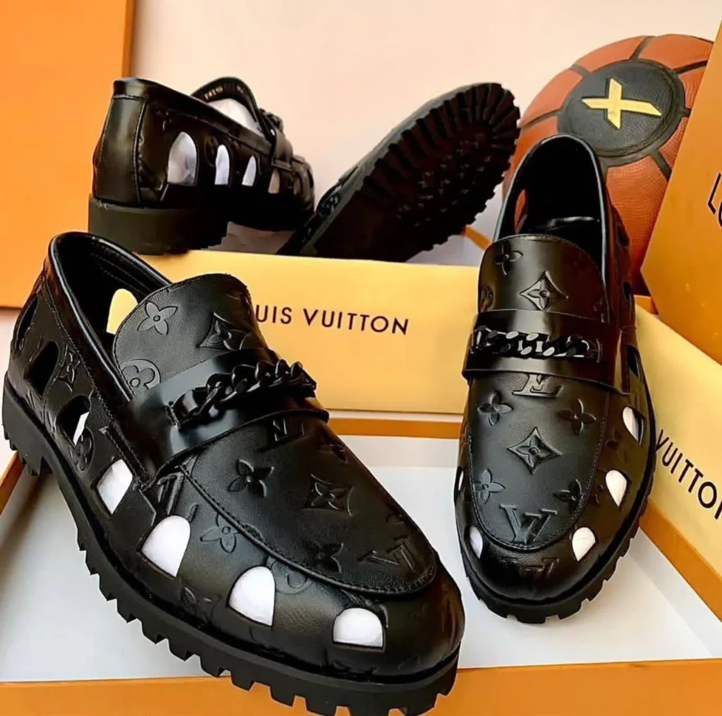valcor cutout black loafers
